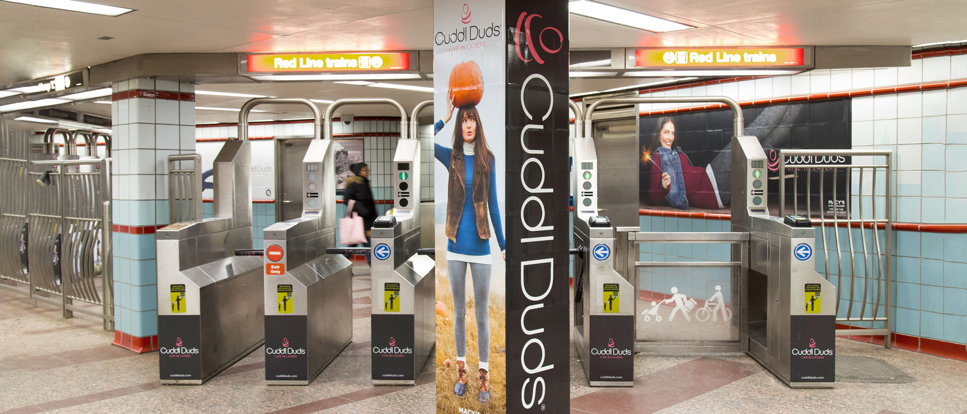 Outdoor Signage for CuddlDuds